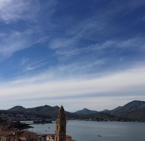 חדר משפתחתי סופריור, Guarinelli 88