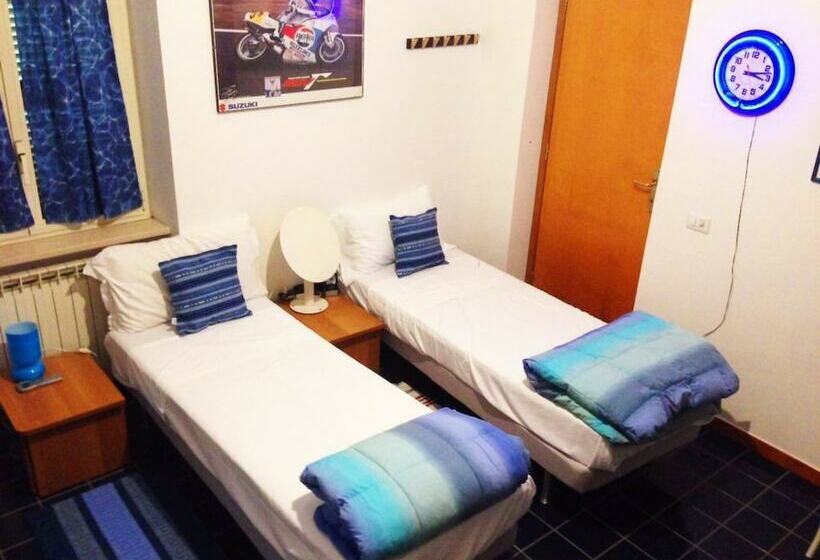 스탠다드 룸, Pit Stop