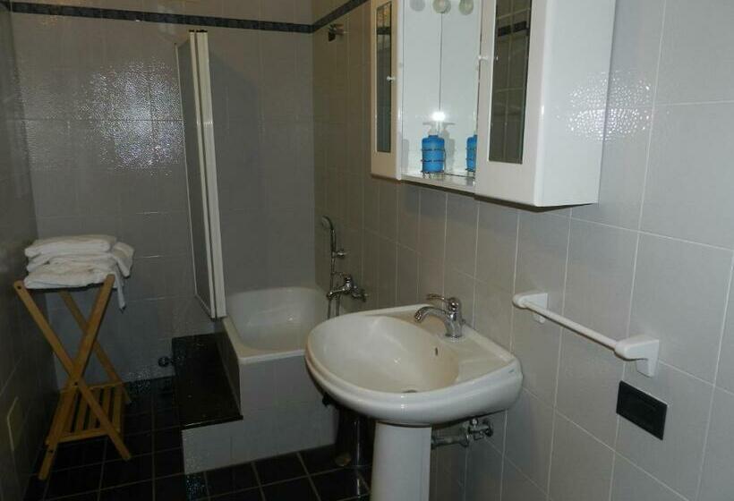 스탠다드 룸, Pit Stop