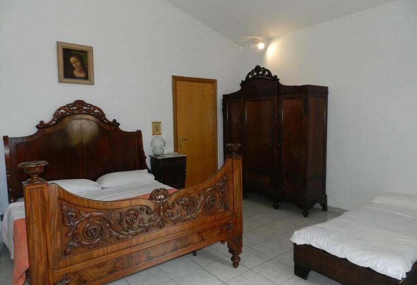 스탠다드 트리플 룸, Pit Stop