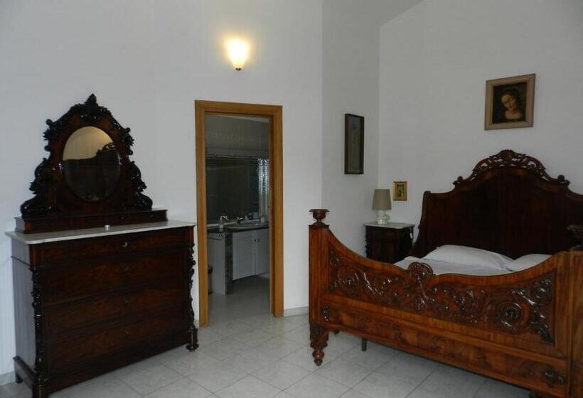 스탠다드 트리플 룸, Pit Stop