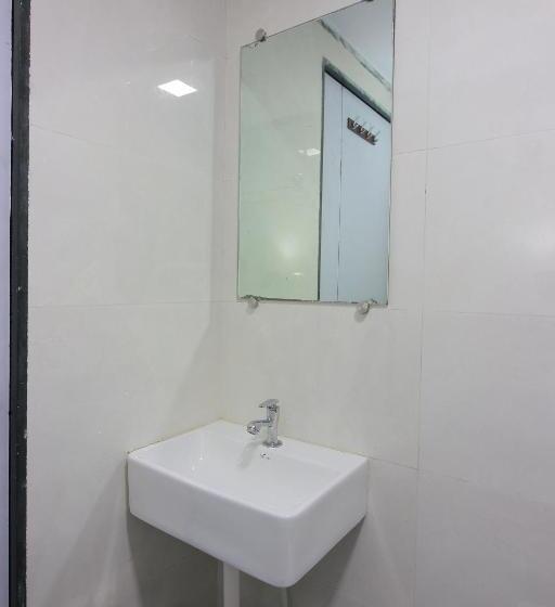 חדר דלוקס לארבעה, Apex