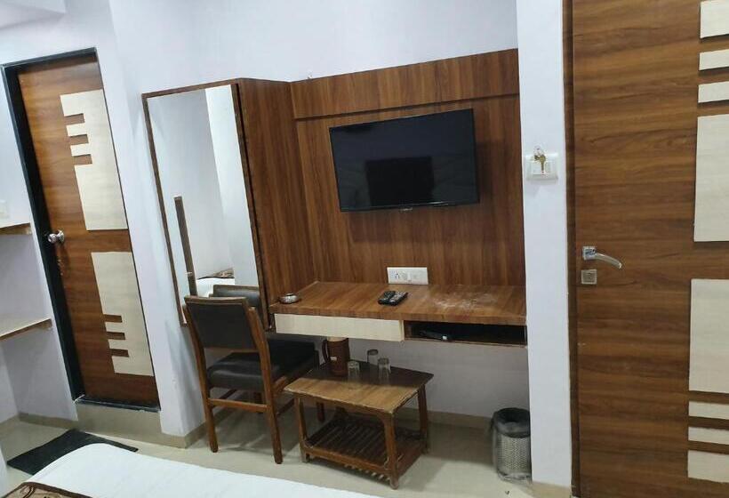 חדר דלוקס לארבעה, Apex