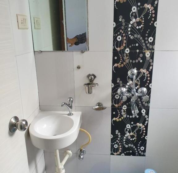 חדר סטנדרט יחיד, Apex