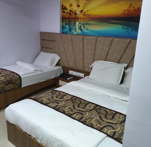 חדר בסיסי לשלושה, Apex