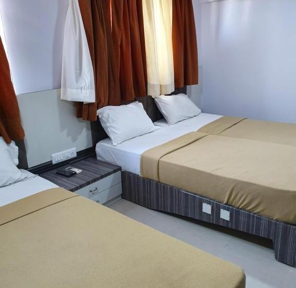 חדר דלוקס לשלושה, Apex