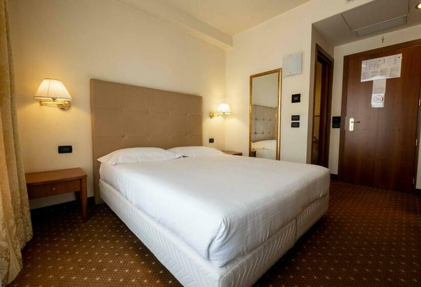 غرفة قياسية, La Pieve