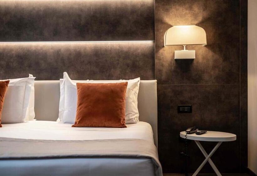 جناح ديلوكس, La Pieve