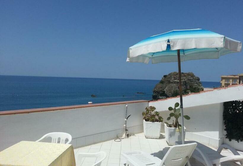 جناح مطلّ علي البحر, Mareblu