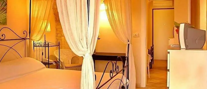 اتاق استاندارد, The Olive Inn
