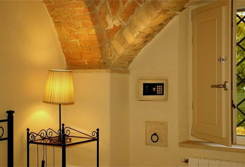 اتاق استاندارد, The Olive Inn