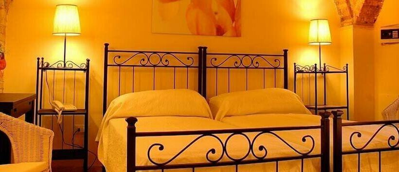 اتاق استاندارد, The Olive Inn