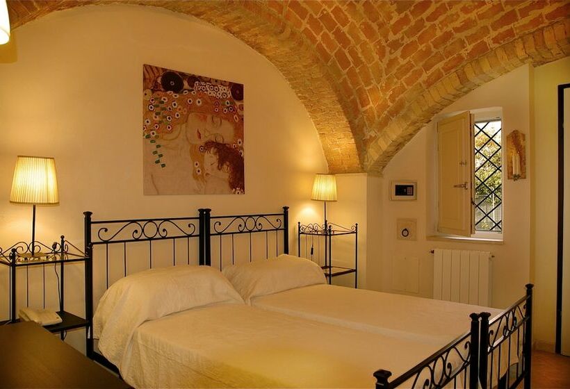 اتاق استاندارد, The Olive Inn