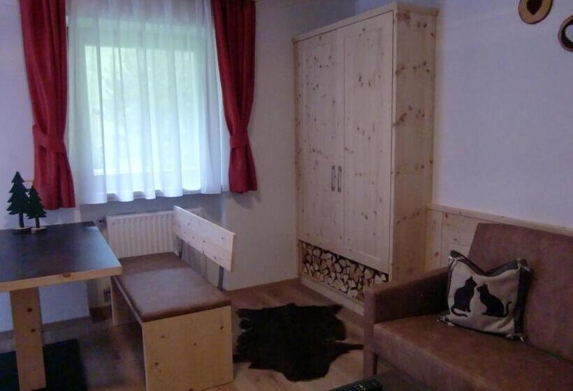 マウンテンビュースタンダードルーム, Val