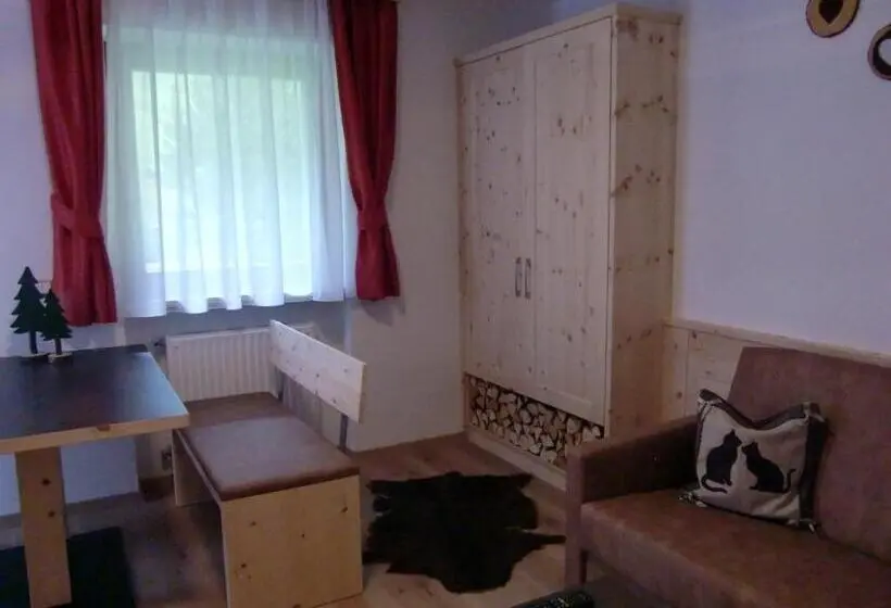 اتاق استاندارد با چشمانداز کوهستان, Val