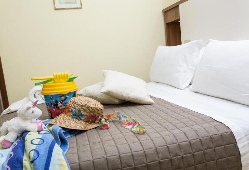 غرفة كومفورت ثلاثية, Valentino