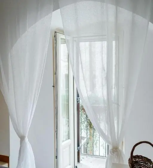 اتاق لوکس با بالکن, Il Claustro   Bed And Breakfast