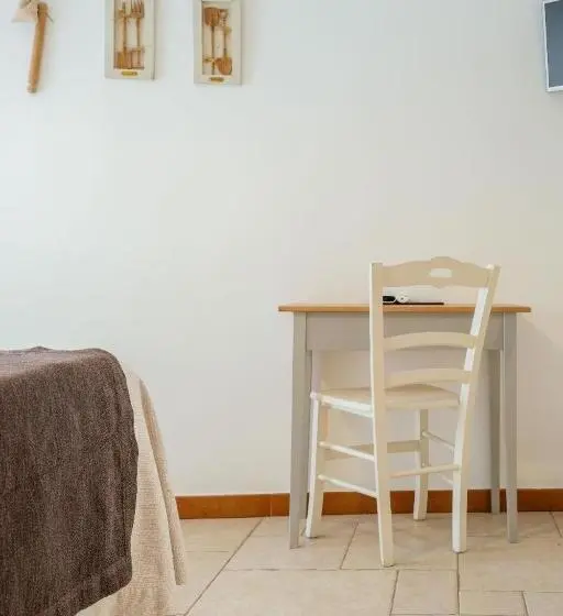 اتاق لوکس با بالکن, Il Claustro   Bed And Breakfast