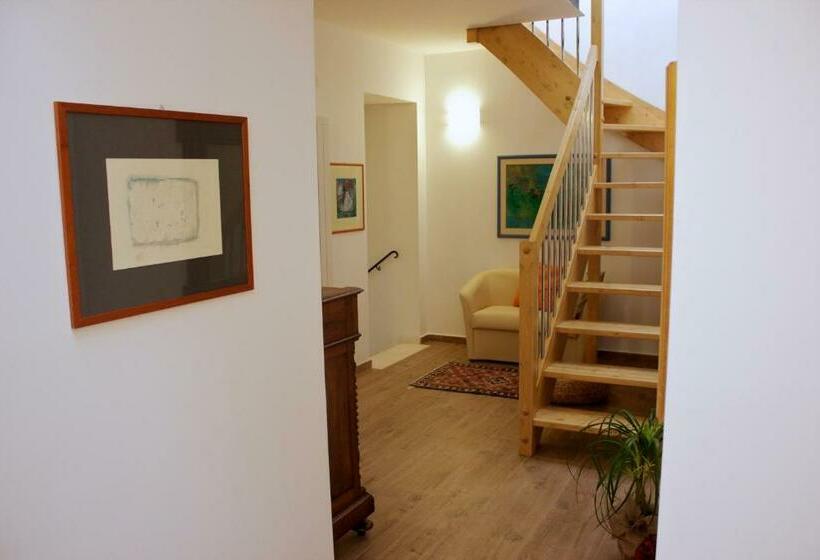 标准间, Paneolio B&b