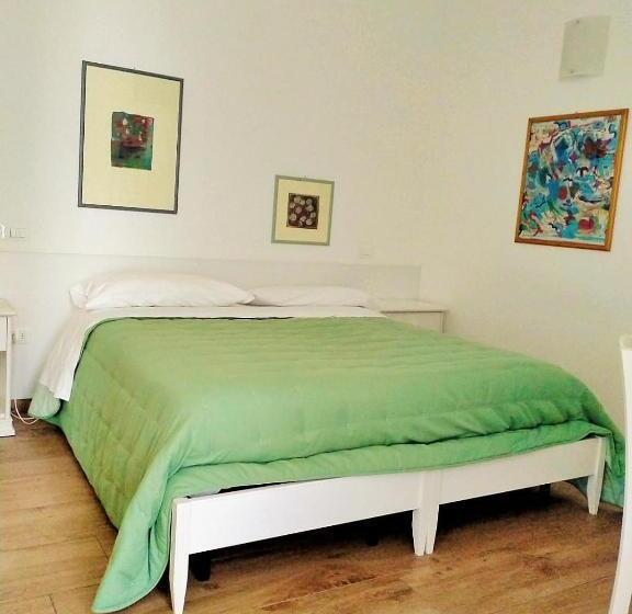 标准间, Paneolio B&b