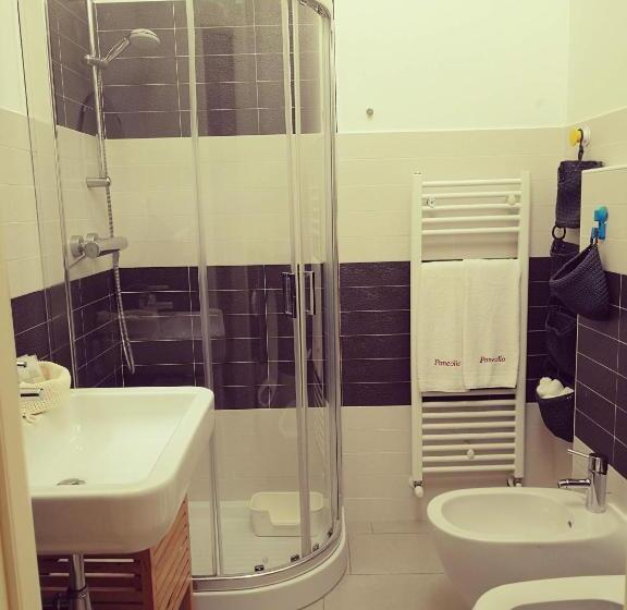 标准间, Paneolio B&b