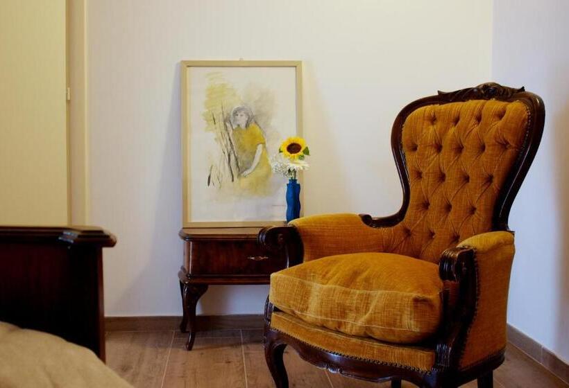 家庭山景房, Paneolio B&b