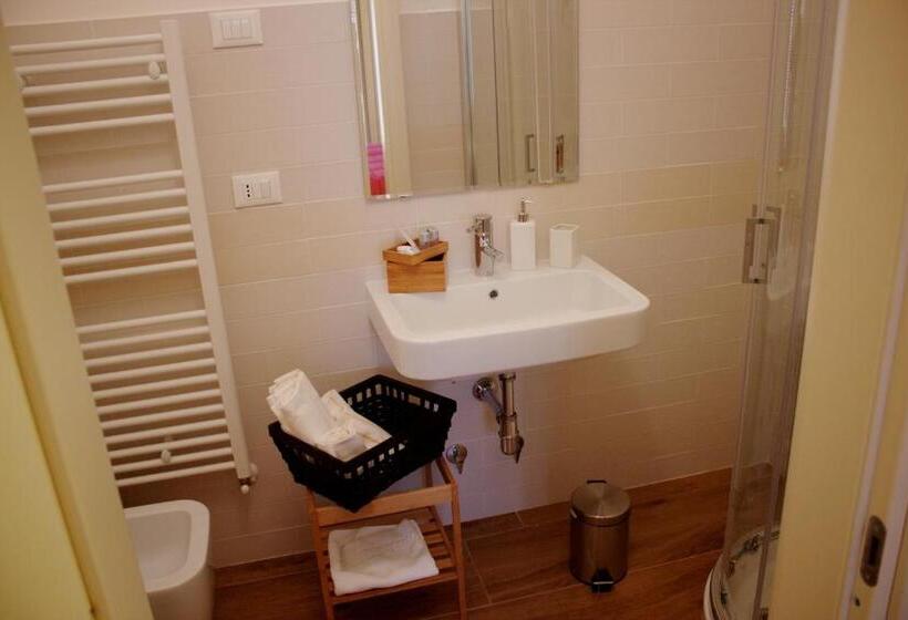 标准间, Paneolio B&b