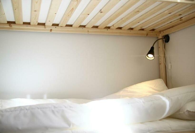 스탠다드 트리플 룸, Virserum Hostel