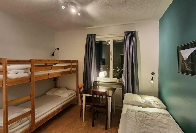 スタンダードトリプルルーム, Virserum Hostel