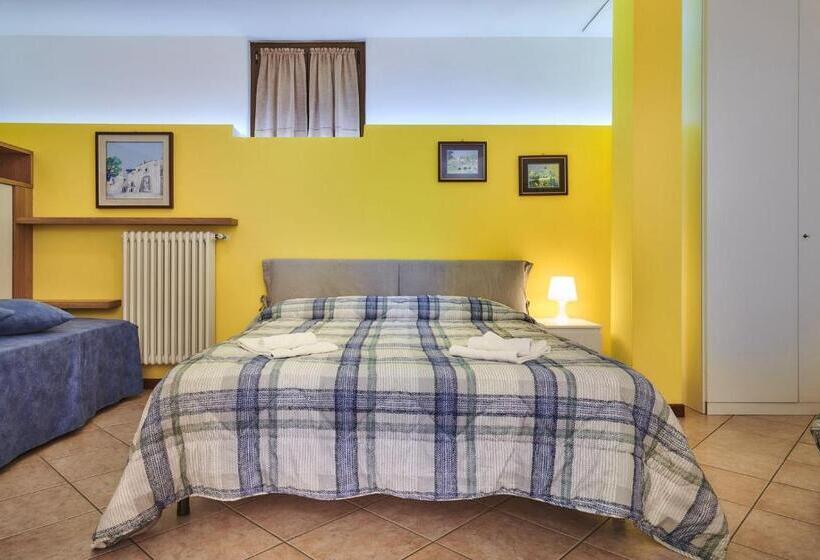 패밀리 스튜디오, B&b Foresteria Casa Della Musica Lake Como