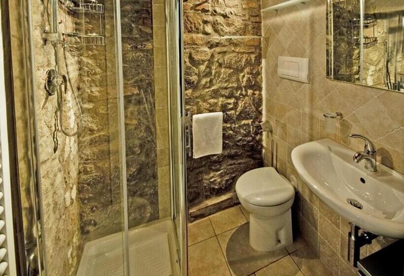 شقة غرفتين, Aiceltis