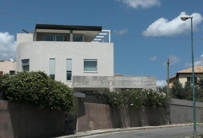 סוויטה נוף לים, Art House Quartu   Margine Rosso