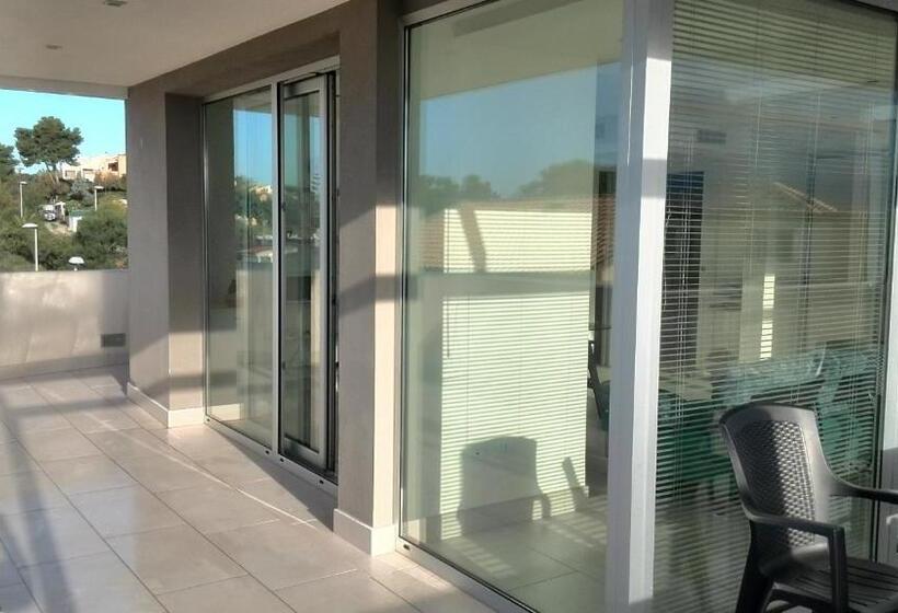 סוויטה נוף לים, Art House Quartu   Margine Rosso