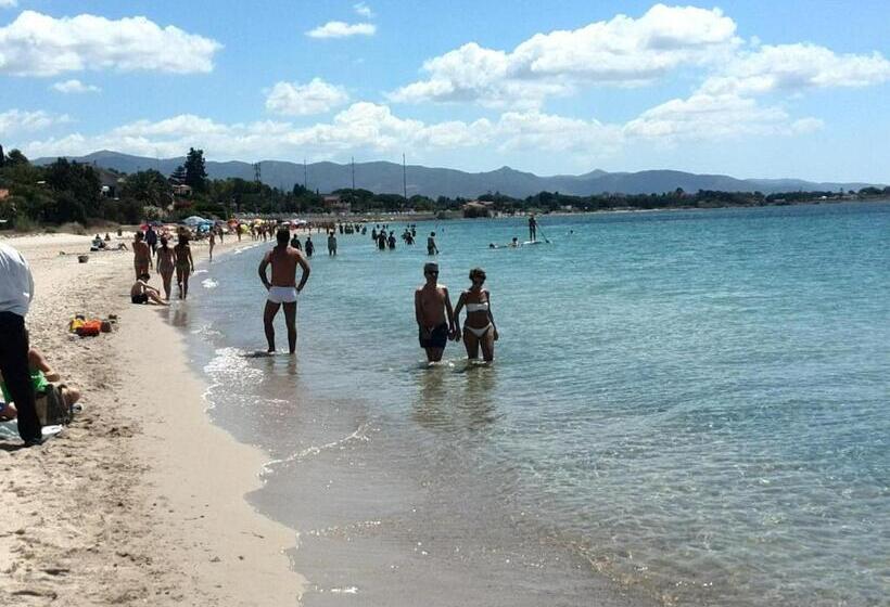 חדר סטנדרט נוף לים עם מרפסת, Art House Quartu   Margine Rosso