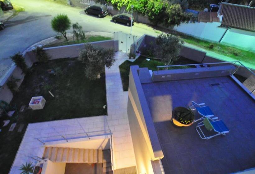 דירת חדר, Art House Quartu   Margine Rosso