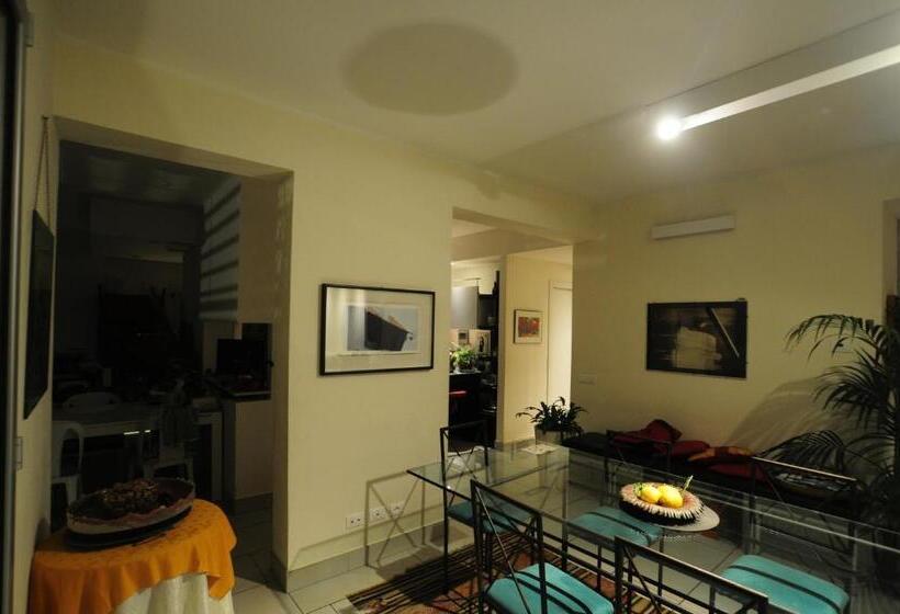 חדר סטנדרט עם טרסה, Art House Quartu   Margine Rosso