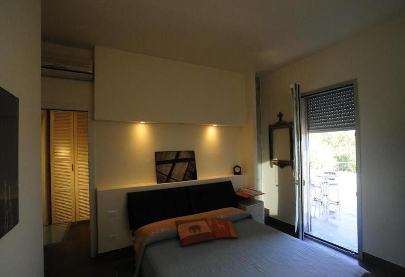 חדר סטנדרט עם טרסה, Art House Quartu   Margine Rosso