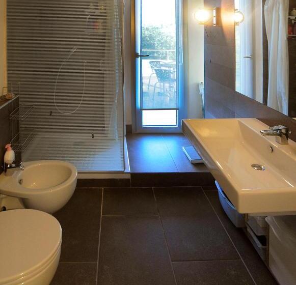 חדר סטנדרט עם טרסה, Art House Quartu   Margine Rosso