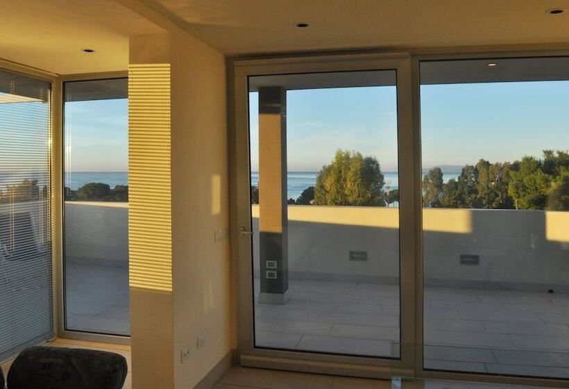 סוויטה נוף לים, Art House Quartu   Margine Rosso