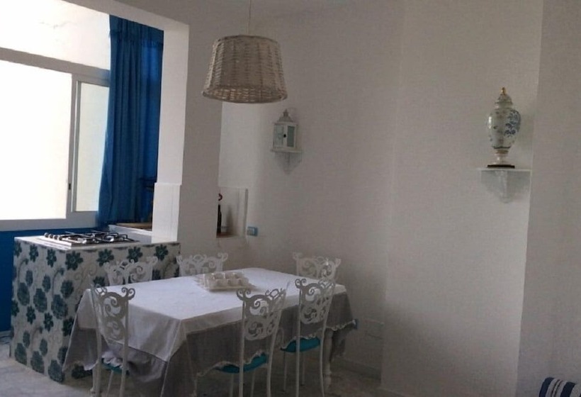 جناح مطلّ علي البحر, I Citri