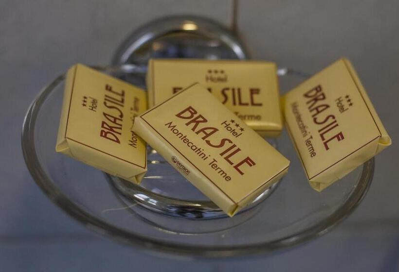 Standard Szoba, Brasile