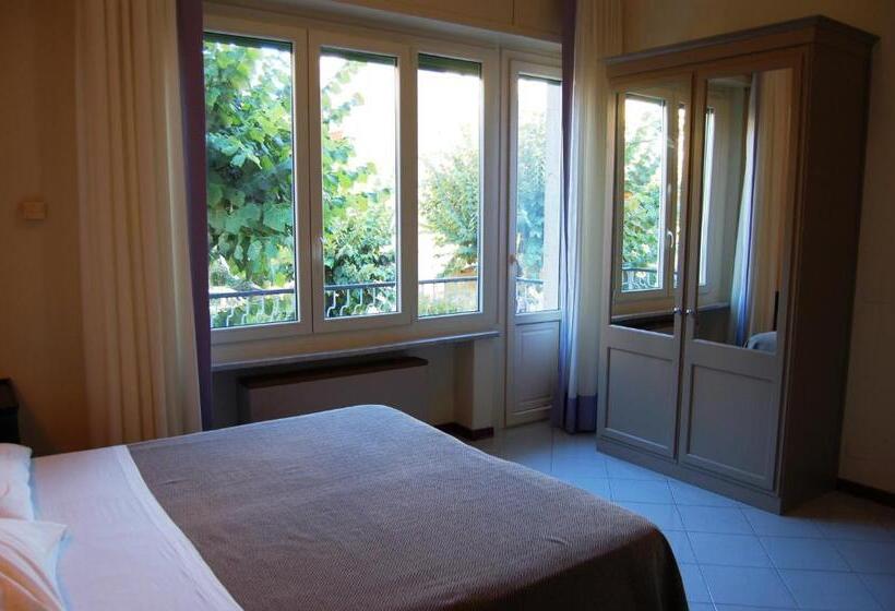 Standard Szoba, Brasile