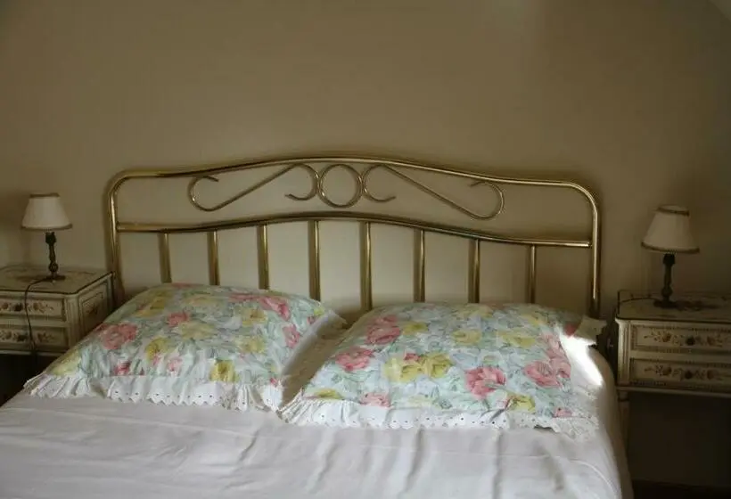 スタンダードルーム, Hôtel Auberge Du Combaïre