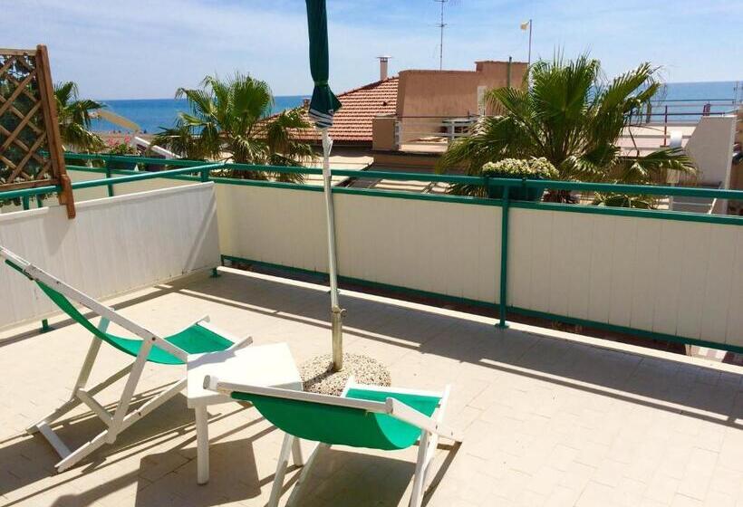 스탠다드 4인용 룸 바다전망, Lungomare