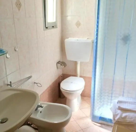景色の見えるスタンダード４人部屋, Lungomare