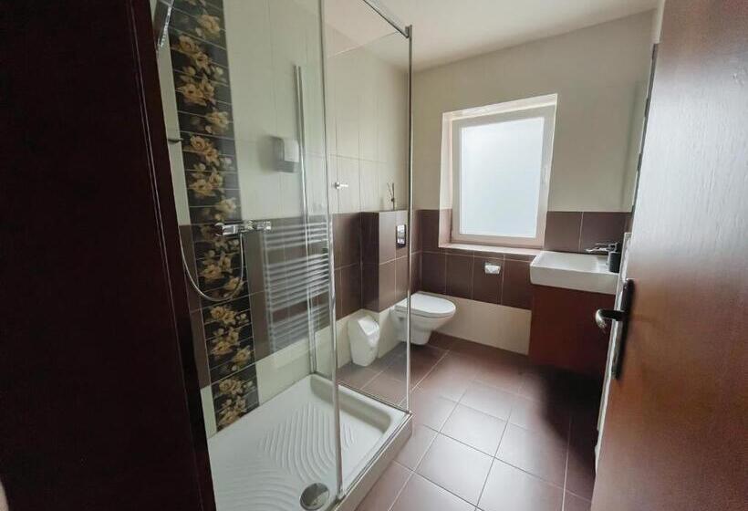 اتاق لوکس با بالکن, Penzion Benedikti