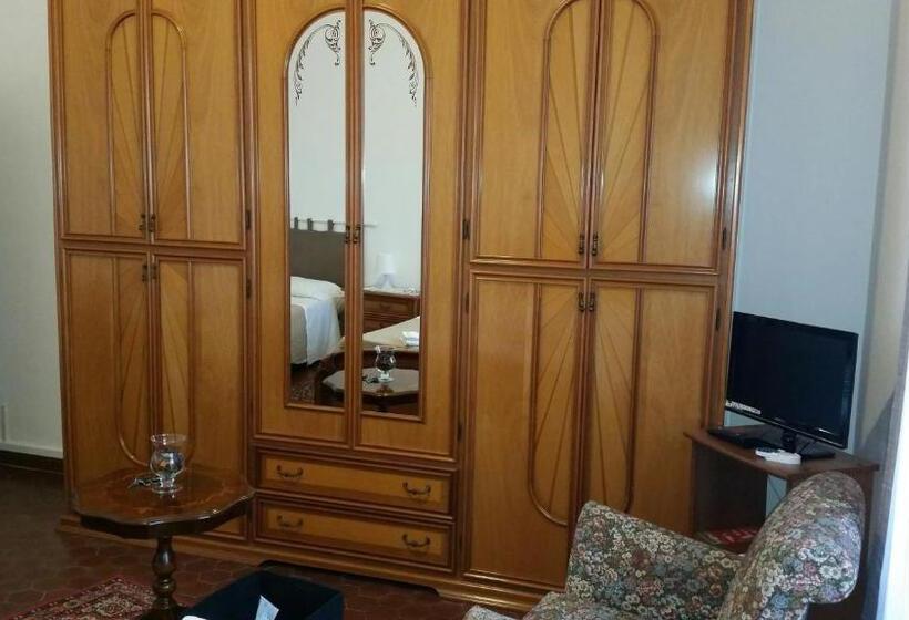Трехместный Номер Стандарт Совместная Ванная, Il Cucù B&b