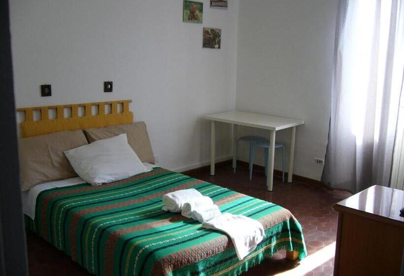 غرفة قياسية فردية حمام مشترك, Il Cucù B&b