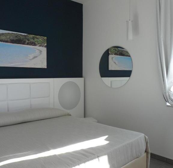 חדר סטנדרט לשלושה, Motel S.16