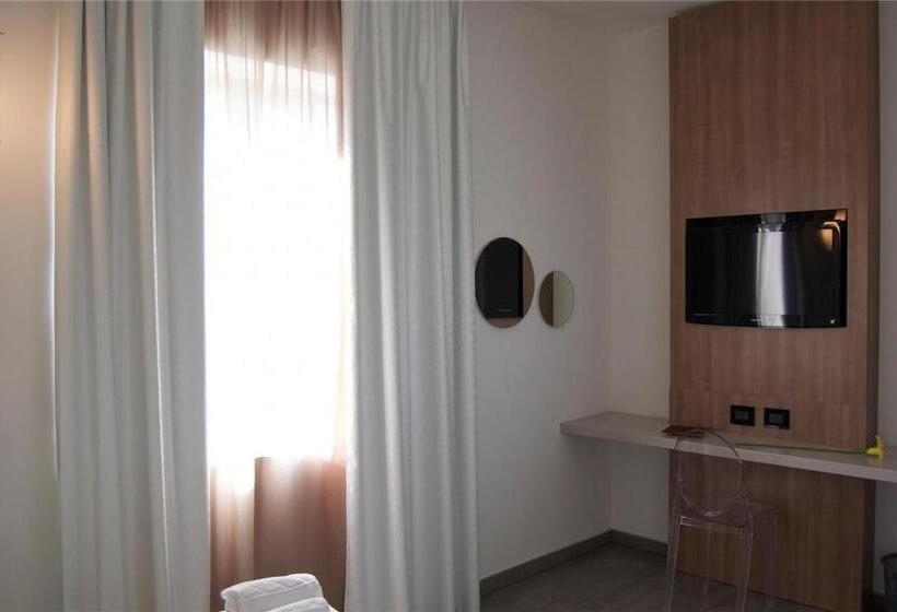 חדר סטנדרט, Motel S.16